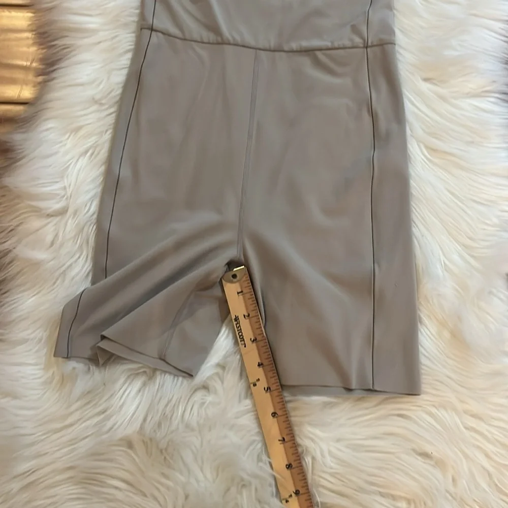 Left on Friday Shoreline Playsuit Sz Small NWOT - Picture 6 of 10